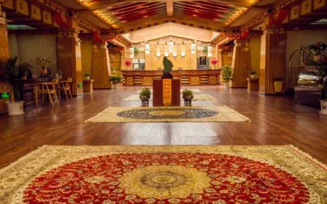 Holy Lotus Tibetan courtyard Hotel