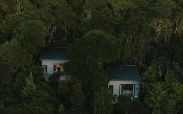 Treehouse Hideaway
