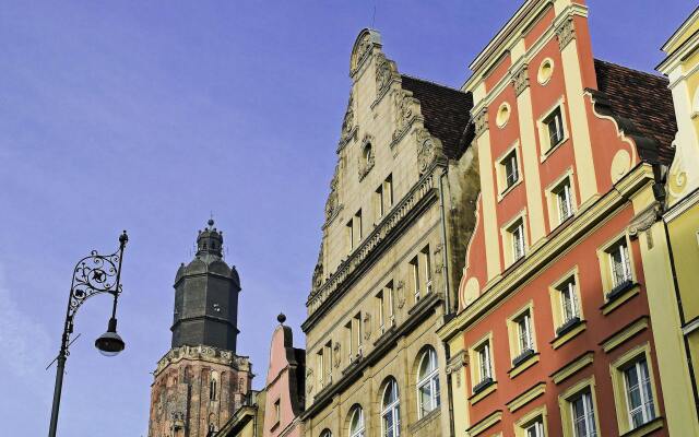 Отель Wyndham Wroclaw Old Town Польша, Район четырех религий - отзывы, цены и фото номеров - забронировать отель Wyndham Wroclaw Old Town онлайн вид на фасад