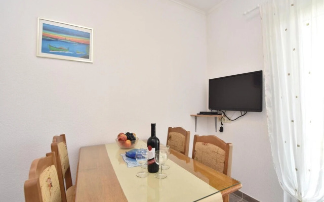 Awesome Home in Podstrana With Wifi and 2 Bedrooms