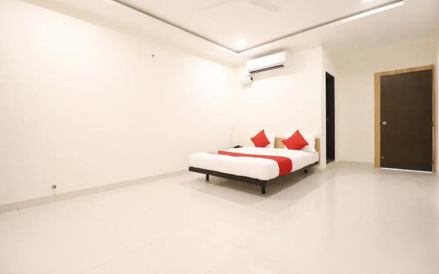 OYO Flagship 27991 Mundhwa UC