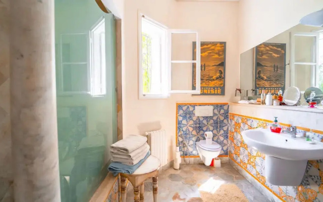 Authentique Villa Tunisoise Avec Piscine Marsa