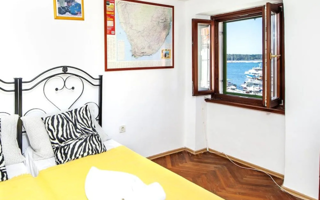 Carera Seaview Apartments