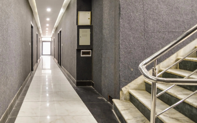 SPOT ON 74760 Hotel Surya Palace