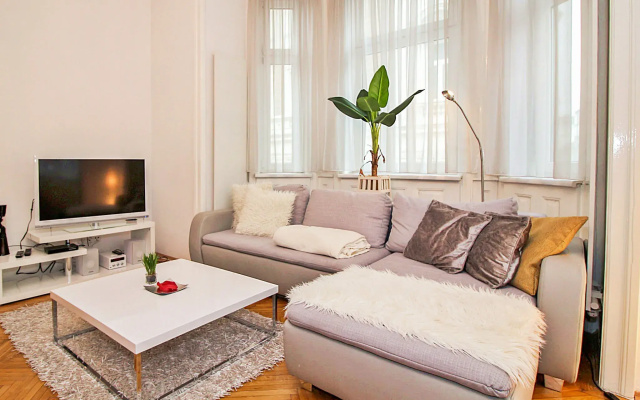 Romantic Living