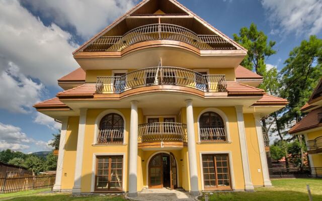 Апартаменты SKY Apartments VisitZakopane вид на фасад
