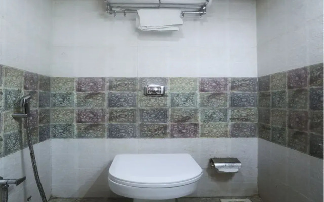 OYO 4186 Hotel Oyster