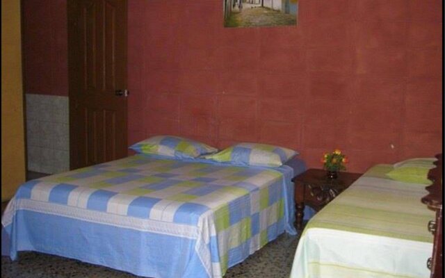 Guesthouse Dos Molinos in San Pedro Sula, Honduras from 37$, photos, reviews - zenhotels.com guestroom