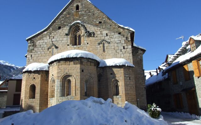 Отель Gran Chalet Hotel Испания, Вьельа Э Михаран - отзывы, цены и фото номеров - забронировать отель Gran Chalet Hotel онлайн вид на фасад