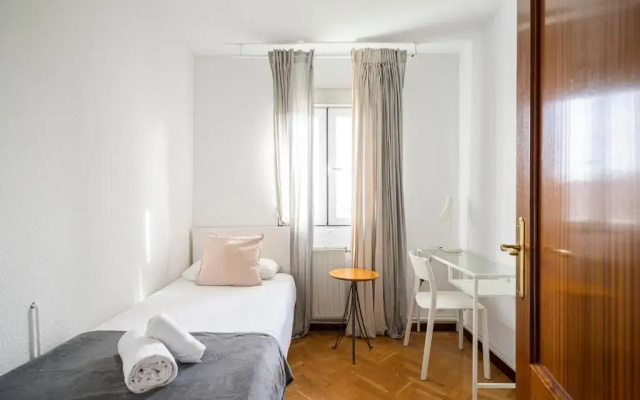 MODERN AND BRIGHT APARTMENT Plaza Elíptica