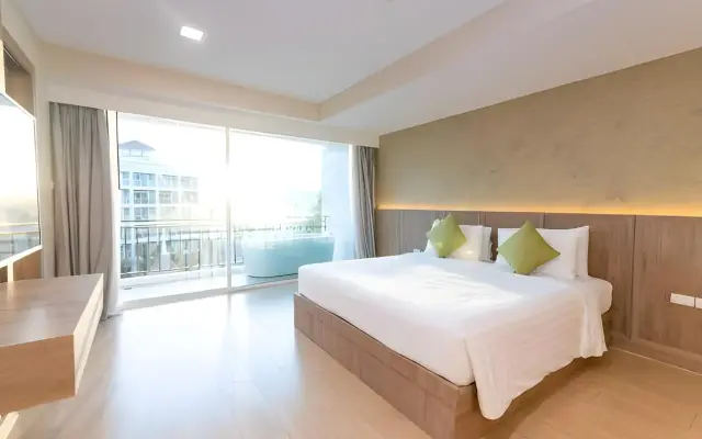 Отель Crystal Palace Pattaya