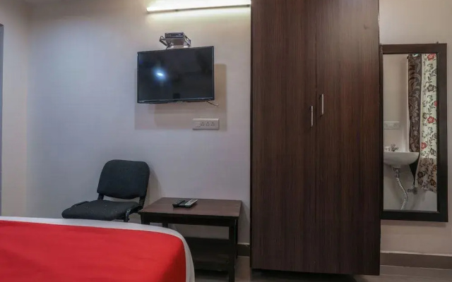 Hotel Gmt by OYO Rooms