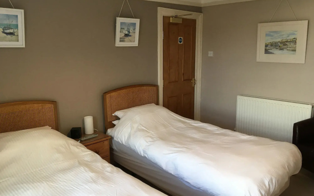 Honeycombe House