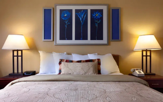 Days Inn by Wyndham Austin