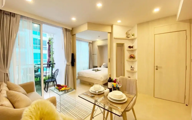 1 Bedroom Condo in Great Location D419