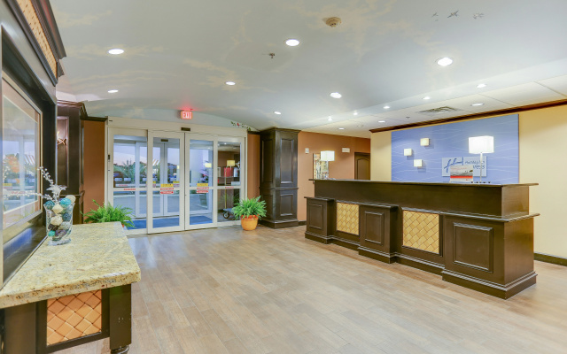 Holiday Inn Express Hotel & Suites Huntsville by IHG