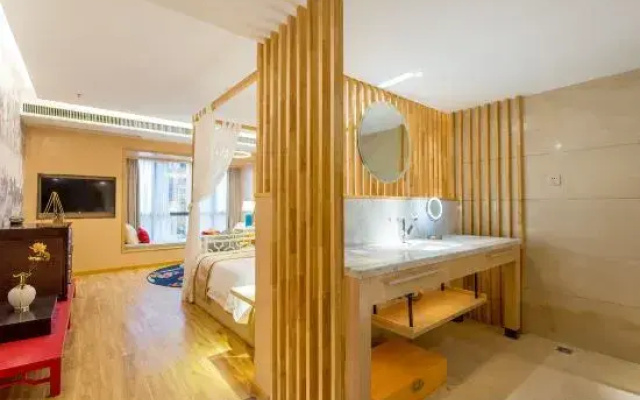 Home Plus Hotel (Chengdu Shuangliu International Airport)