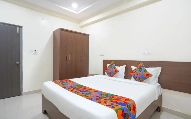 Fabhotel Frendz
