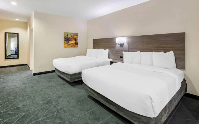 Lubbock West Inn & Suites