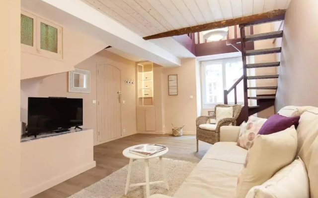 2 bedrooms 2 bathrooms apartment in Old Antibes