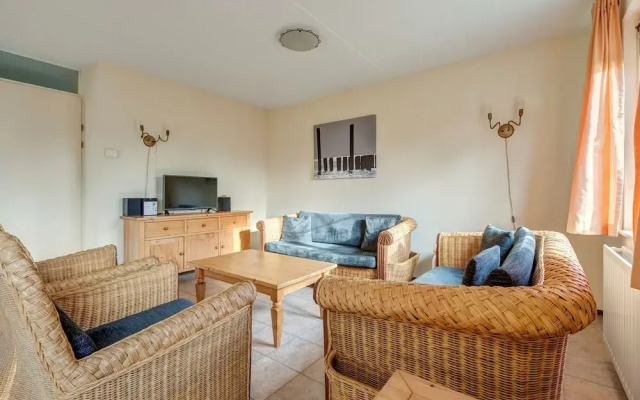 Thatched villa with dishwasher, sea at 1 km. in Domburg