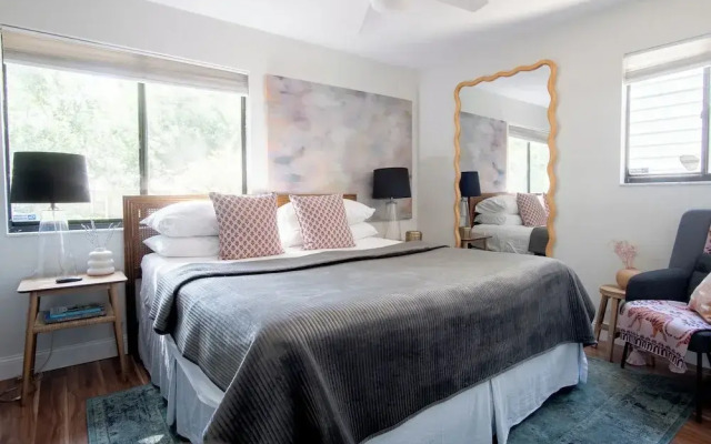Peaceful modern and close to everything