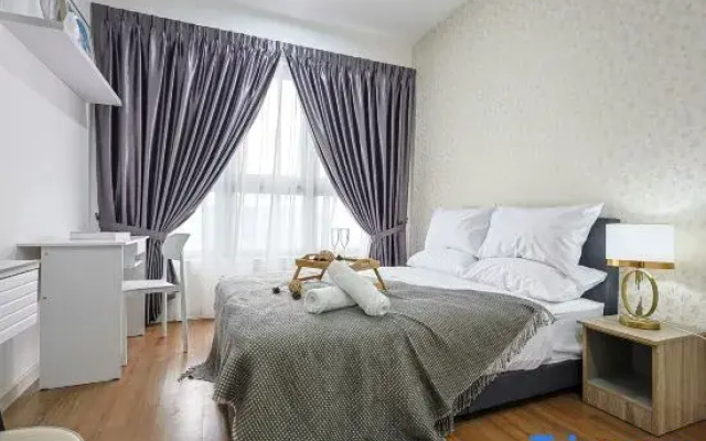 Stylish 3BR M Vertica Walk to MRT & Velocity Mall