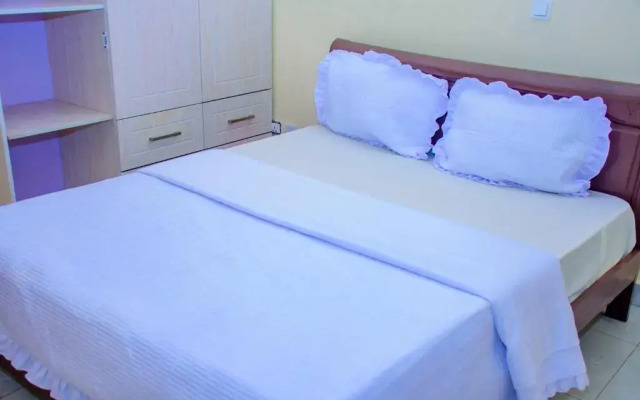 House - Sleeps 12 - Garden - Parking - Pets Ok