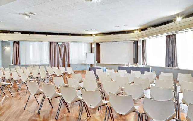 Отель Italiana Hotels Florence