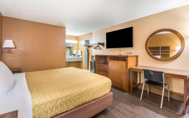 Econo Lodge Selmer