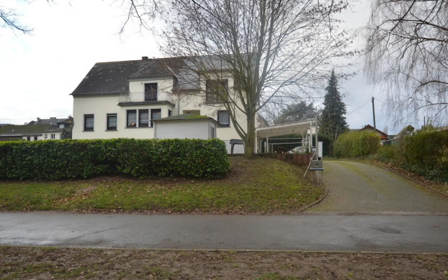 Apartment in Trittenheim With Terrace and Garden