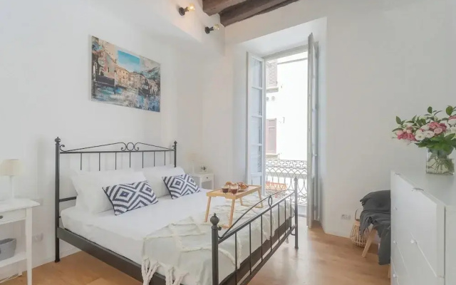 Independence Apartment With Balcony by Rent all Como