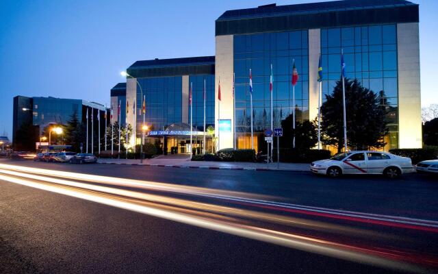 Отель Melia Avenida de America вид на фасад