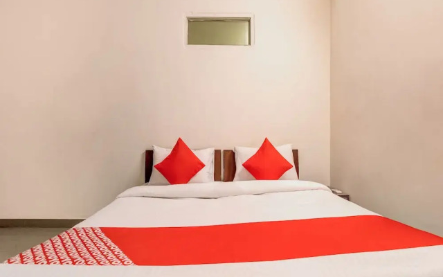 OYO Flagship 27968 Vishwakarma Palace