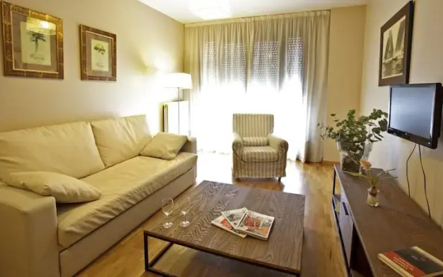Suites Pamplona Plaza