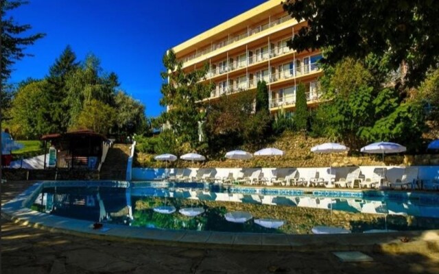 Vezhen Hotel вид на фасад
