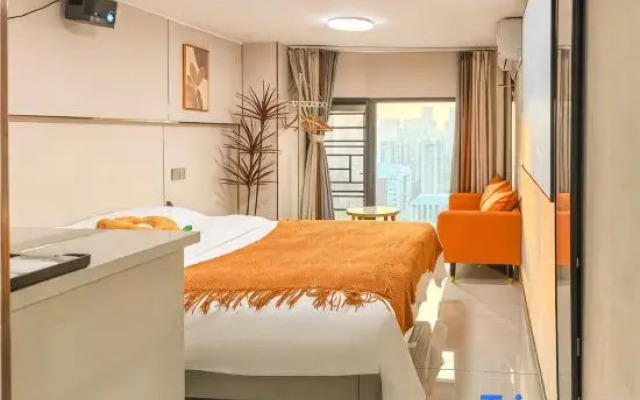 Meet Art Homestay (Wuhan Longhu Baisha Sky Street)