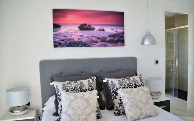 Sunset Drive by Sonneil Rentals
