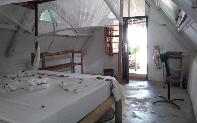 Bahari Pizza Restaurant and Bungalows
