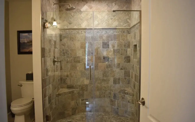 Db301 East Rochester Avenue, Unit 106