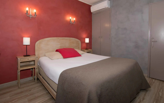 Empire Hotel