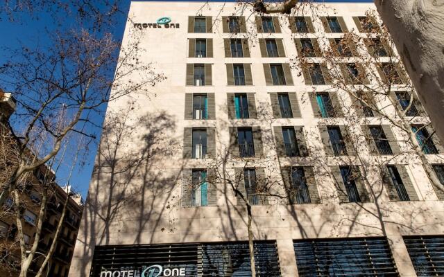 Отель Motel One Barcelona Ciutadella Барселона вид на фасад