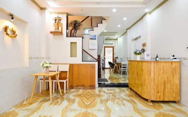 Huyen House