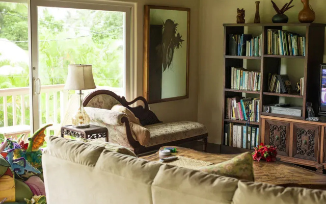 Hale Hoo Maha Bed and Breakfast