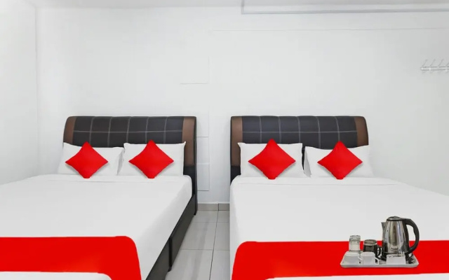 OYO 90873 Travellers Inn