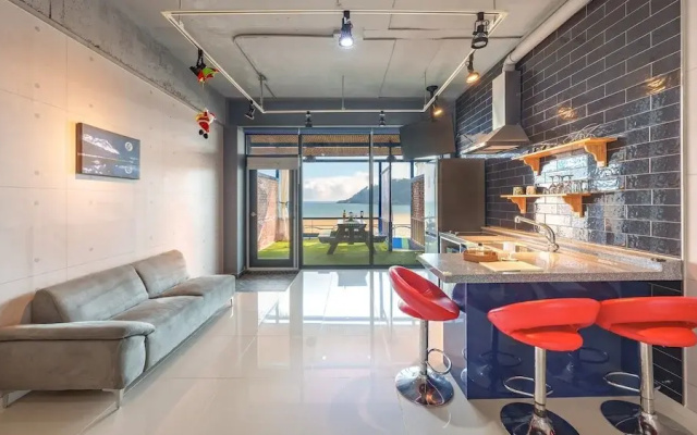 Goseong Cnblue Oceanview Pension