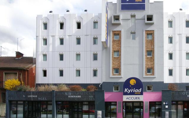 Hotel Kyriad Le Bourget Centre-Parc des Expositions вид на фасад