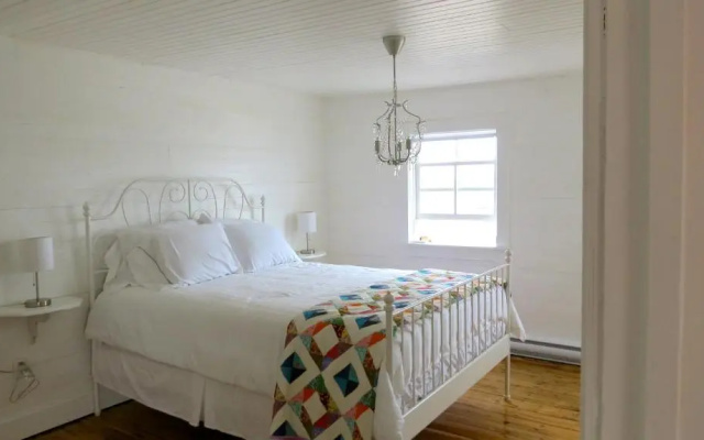 The Old Salt Box Co. - Mary's Place