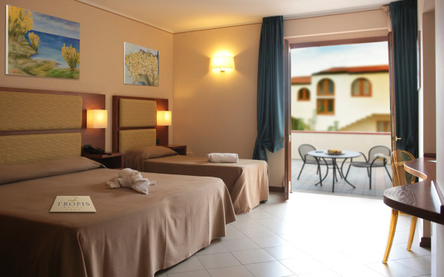 Tropis Hotel