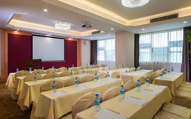 Vienna Hotel Guangdong Dongguan Tangxia South High-Speed Railway Station